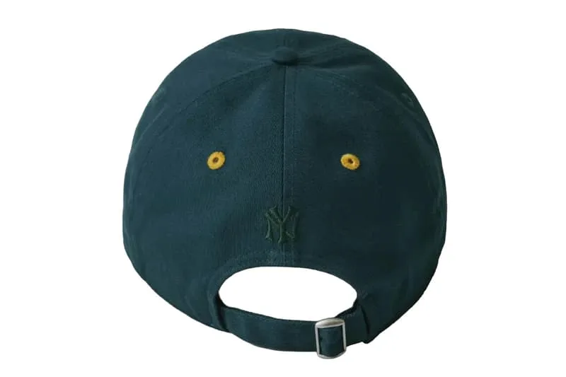 une-casquette-de-travers-laudace-de-new-era-avec-journal-standard-et-the-stand/carousel-10.jpg