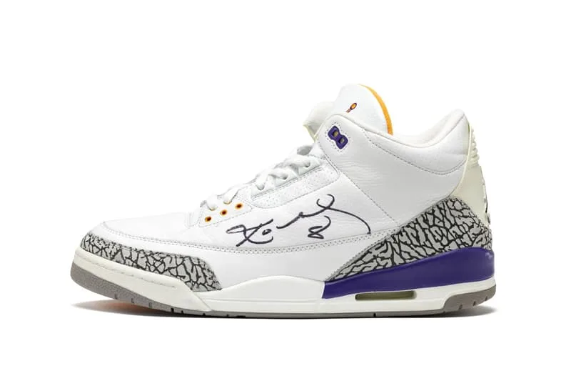 une-paire-mythique-de-kobe-bryant-aux-encheres/carousel-1.jpg