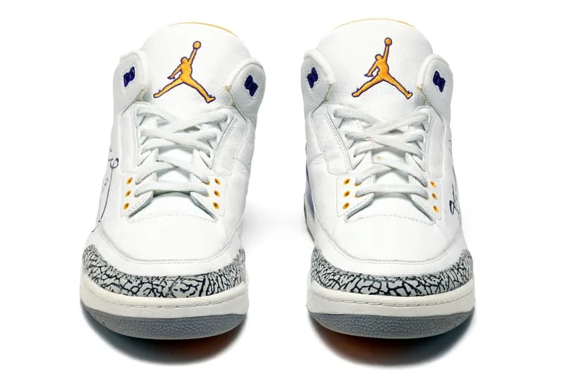 une-paire-mythique-de-kobe-bryant-aux-encheres/carousel-4.jpg