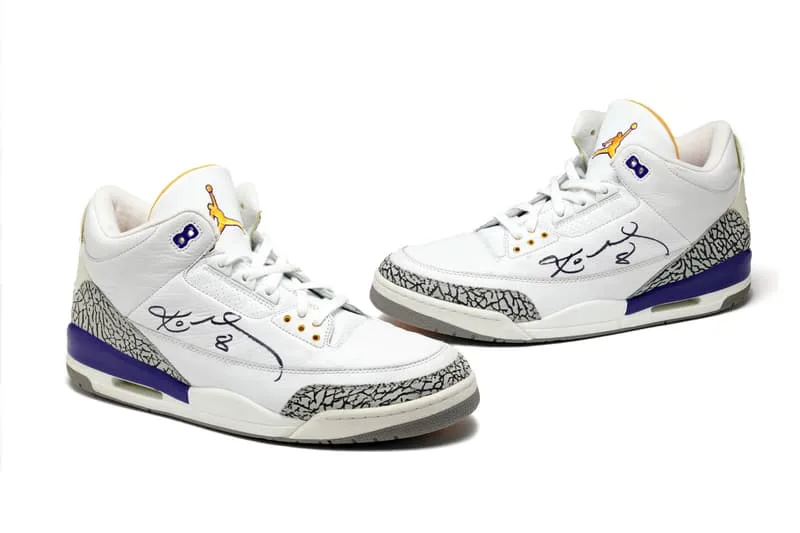 une-paire-mythique-de-kobe-bryant-aux-encheres/carousel-9.jpg