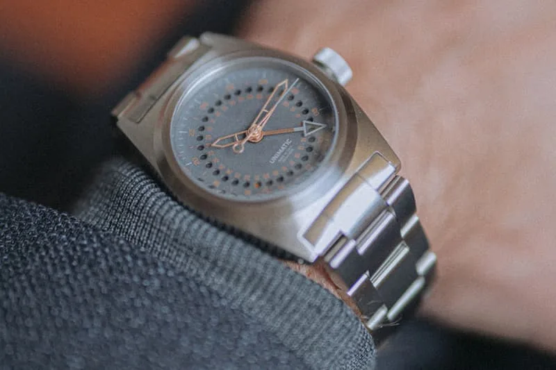 unimatic-x-norwegian-rain-montres-gmt-en-cuivre-oxyde/carousel-1.jpg