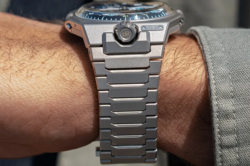 urwerk-ur-10-spacemeter-une-edition-finale-cosmique/carousel-4.jpg