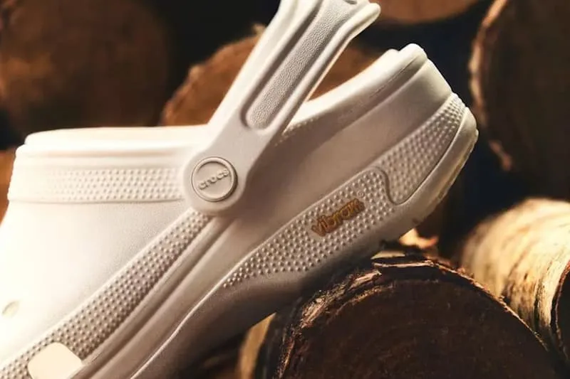 vibram-et-crocs-reinventent-le-sabot-classique-avec-le-classic-exp/carousel-4.jpg