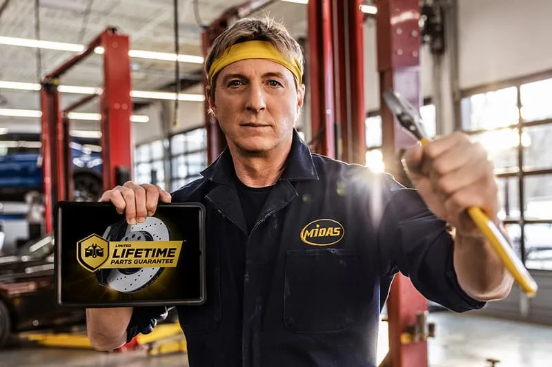 william-zabka-quitte-le-dojo-pour-le-garage-avec-midas/carousel-5.jpg