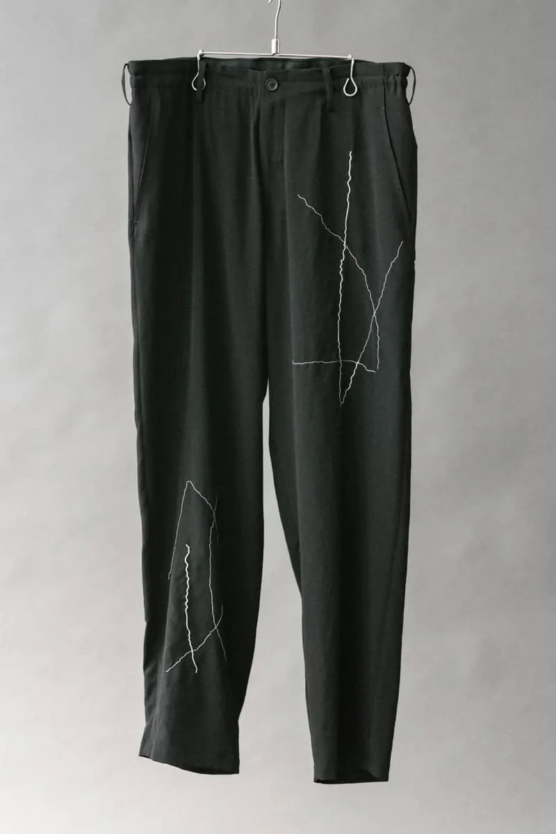 yohji-yamamoto-revisite-son-heritage-avec-cracked-embroidery/carousel-7.jpg