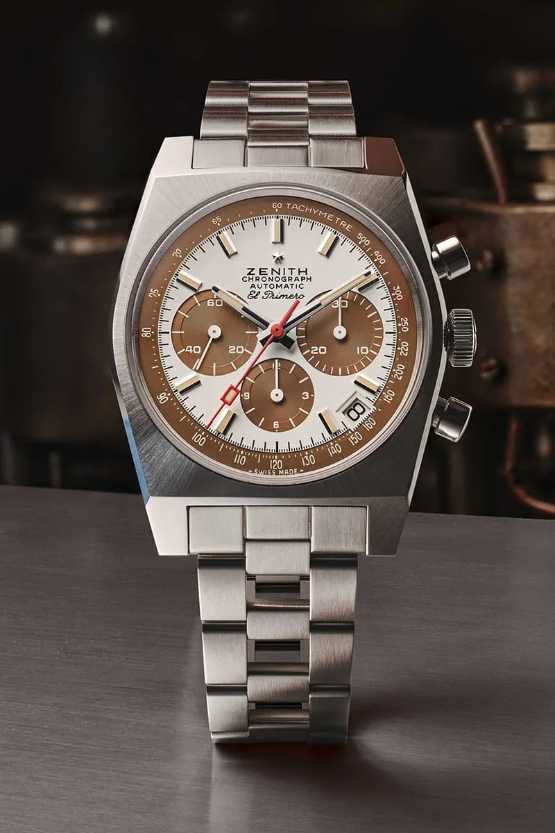 Montre-bracelet en métal avec cadran marron et blanc et chronographe